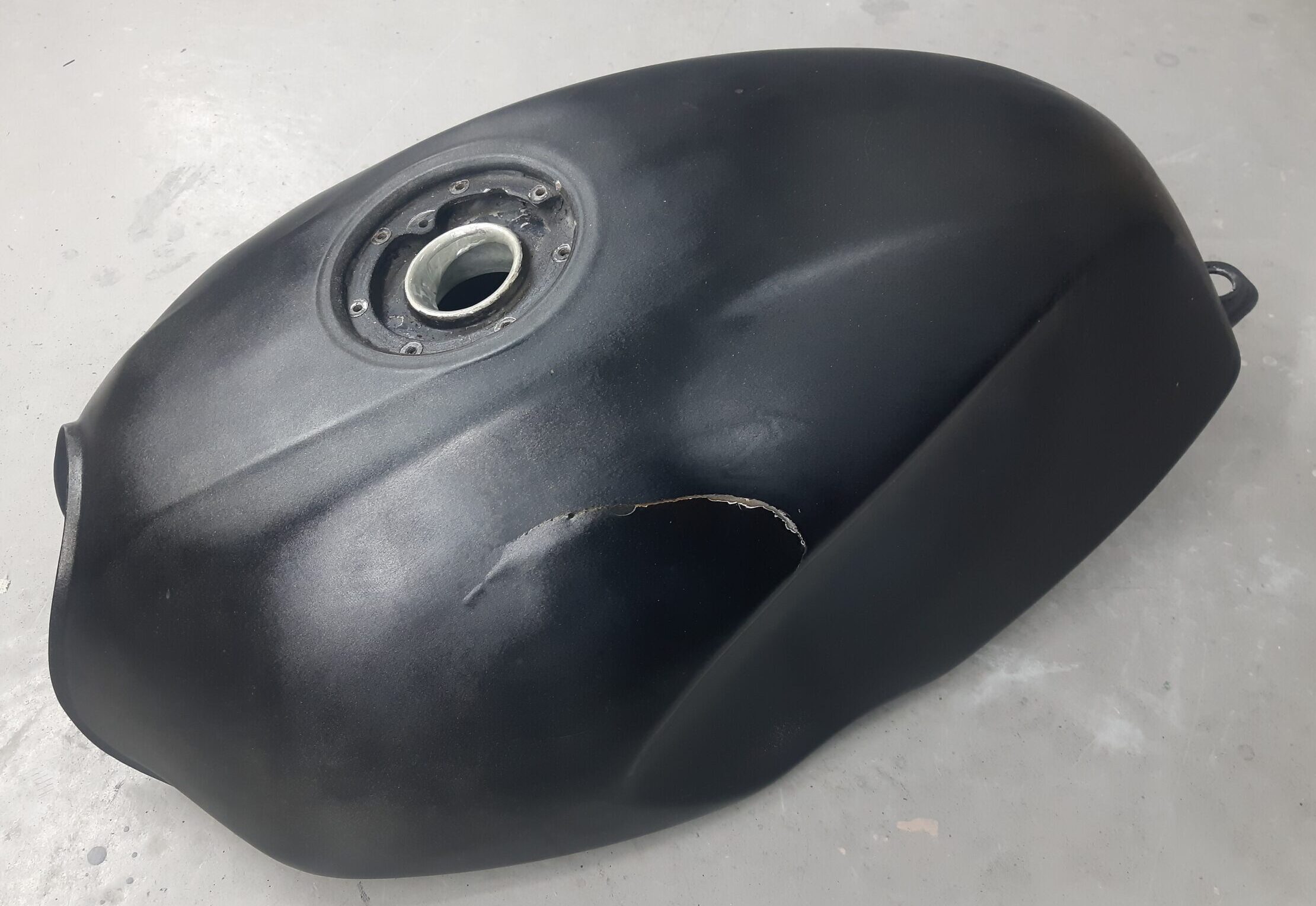 タンクの重加修と塗装